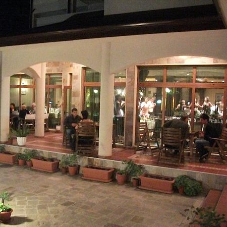 Hotel Park Karnobat ภายนอก รูปภาพ